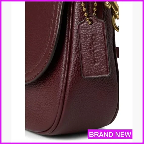 Leather Shoulder Bag Classic Elegant Saddle Silhouette Chic Detachable Strap